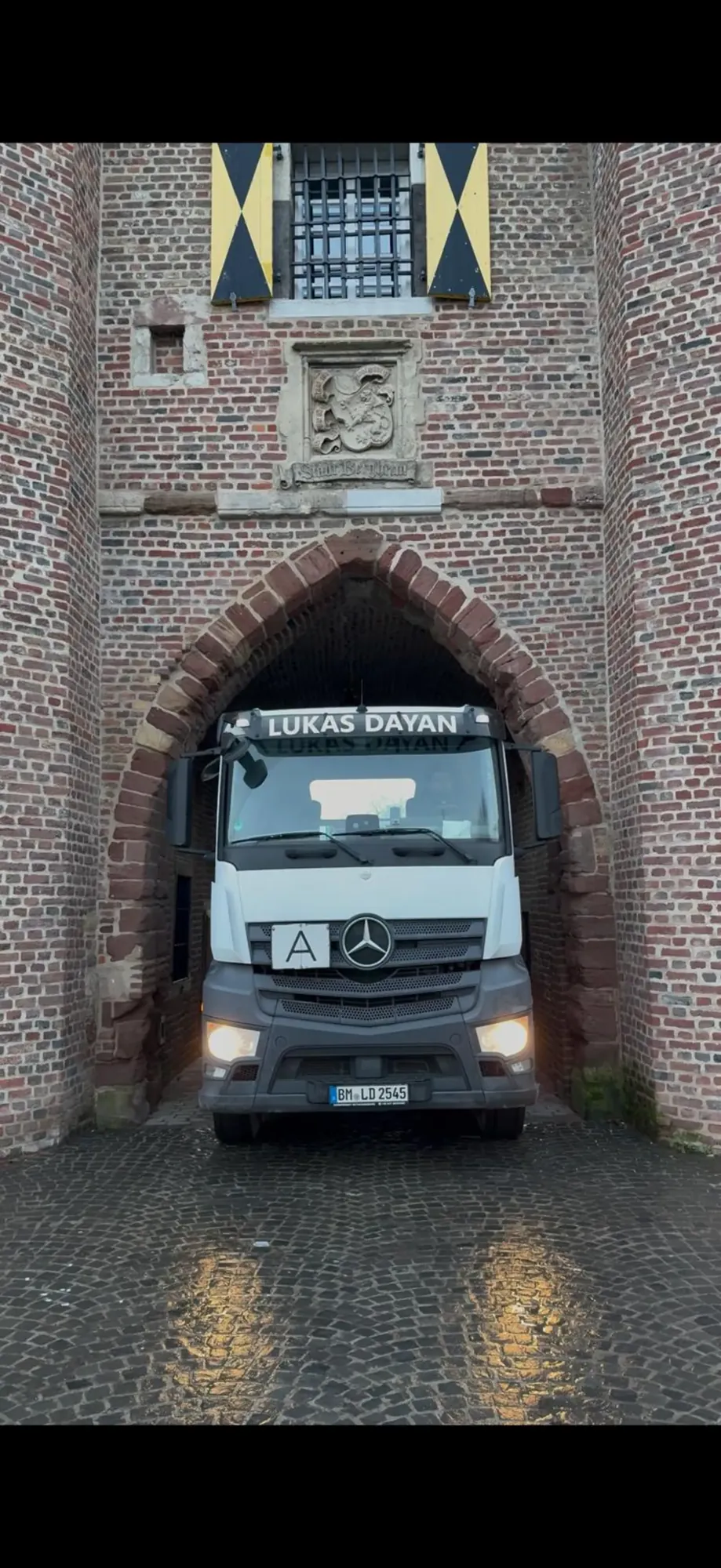 Lukas Dayan LKW am Aachener Tor in Bergheim